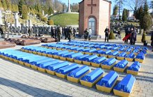 Фото 2: На Личаківському цвинтарі перепоховали останки 428 жертв політичних репресій