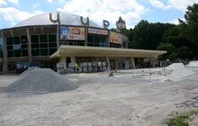 Фото 1: Ремонтні роботи біля Львівського цирку стартували.