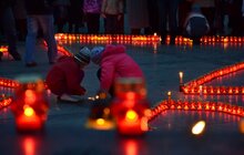 Фото 8: Свічки у центрі Львова - пам'ятаємо про жертв голодоморів