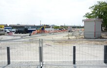 Фото 3: Мерія закликає водіїв приватних авто не паркуватися у частині пл. Двірцевої, де знаходяться зупинки громадського транспорту і пішохідна зона