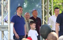 Фото 3: У сквері «На Валах» виставили футбольні трофеї Ліги чемпіонів УЄФА