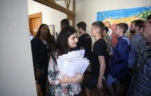 Фото 26: Невідомі особи виламали двері до міської ратуші та ввірвались всередину
