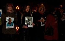 Фото 1: На площі біля пам’ятника Т.Шевченкові відбулась акція «Свіча пам’яті»