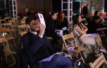 Фото 3: Сергій Жадан організував у Львові благодійний аукціон для збору грошей на ЗСУ