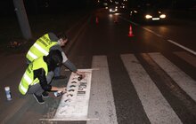 Фото 2: Зебри міста розмалювали надписами «подивись ліворуч»