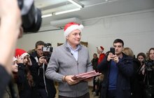 Фото 3: Мер Львова відвідав Фабрику св. Миколая і залишив подарунки дітям, а також попросив, щоб усім дітям цього року Миколай приніс книжки