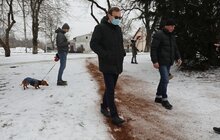 Фото 8: У парку Львова вперше використали кавову гущу для боротьби з ожеледицею