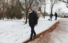 Фото 9: У парку Львова вперше використали кавову гущу для боротьби з ожеледицею