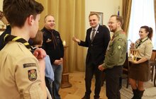 Фото 9: Пластуни та скаути передали мерії Вифлеємський вогонь миру