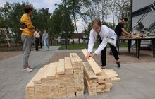 Фото 3: У Львові мешканці модульного містечка висадили грядки
