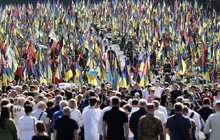 Фото 6: День Незалежності у Львові розпочали із вшанування захисників, які полягли за неї