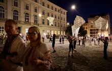 Фото 3: На площі Ринок показали вуличний містичний перформанс (відео)