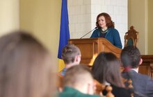 Фото 1: Міський голова Львова Андрій Садовий урочисто вручив стажувальникам програми «Перший кар’єрний крок» дипломи за результатами їх стажувань у міській раді