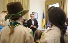 Фото 4: Пластуни передали мерії Вифлеємський вогонь миру