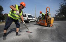 Фото 5: На вул. Кн. Ольги проводять ремонтні роботи із запобігання руйнуванню дороги за методикою, яку застосовують при ремонті великих магістралей державного значення