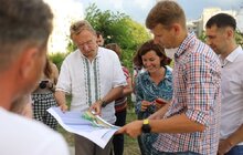Фото 14: Міський голова оглянув новостворений громадський простір у мікрорайоні Під Голоском