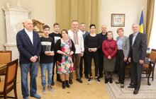 Фото 8: Двоє дітей-сиріт та дитина, позбавлена батьківського піклування, отримали ордери на однокімнатні квартири
