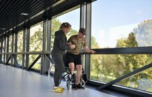 Фото 2: У центрі НЕЗЛАМНІ лікують захисника, якому ворожий снаряд влучив у голову і порушив життєво важливі функції
