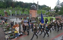 Фото 32: На Личаківському цвинтарі вшанували пам’ять новітніх Героїв з нагоди Дня Незалежності 