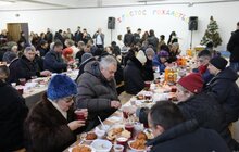 Фото 11: У Львові спільнота взаємодопомоги «Оселя» організувала для потребуючих Святвечір