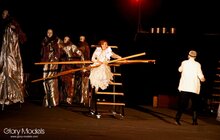 Фото 29: Відкриття фестивалю «Золотий лев» вуличною виставою «Вишневий сад» за п'єсою А. П. Чехова