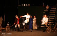 Фото 48: Відкриття фестивалю «Золотий лев» вуличною виставою «Вишневий сад» за п'єсою А. П. Чехова