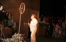 Фото 49: Відкриття фестивалю «Золотий лев» вуличною виставою «Вишневий сад» за п'єсою А. П. Чехова