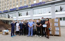Фото 27: Благодійники передали 4 000 комплектів засобів захисту для медиків лікарні швидкої допомоги