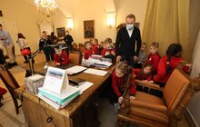 Фото 9: До львівської Ратуші завітали школярі зі «Школи вільних і небайдужих»