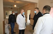 Фото 12: У 8-й міській лікарні облаштовують додаткове відділення для хворих на Covid-19 і додаткове реанімаційне відділення