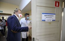 Фото 8: Андрій Садовий оглянув проведені ремонти та майбутні нові кабінети в 4-тій міській поліклініці Львова