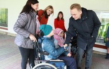 Фото 1: Місто придбало спеціалізований автобус для перевезення дітей з особливими потребами центру «Джерело»