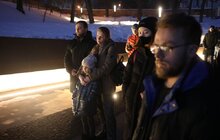 Фото 18: У Львові в пам’ять про Небесну Сотню у небо запустили світлові промені
