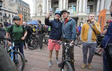 Фото 3: У Львові відзначили Всеукраїнський Велодень: мер Львова також проїхав з учасниками на велосипеді