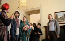 Фото 11: Українська академія лідерства в Ратуші презентувала вертеп, який створили самі ж студенти