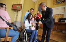 Фото 12: Мер Львова вручив ордери на квартири 45 сім’ям
