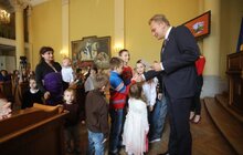 Фото 14: Мер Львова вручив ордери на квартири 45 сім’ям