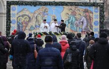 Фото 11: У Львові на пл. Ринок освятили воду, тож львів'яни упродовж дня можуть прийти і набрати її