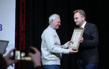 Фото 3: Мер Львова привітав радіоремонтний завод з 75-річчям