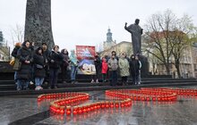 Фото 4: STOP KILLING UKRAINIANS: Львів доєднався до світової мовчазної акції за загиблими українськими дітьми