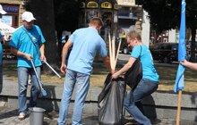 Фото 14: В центрі міста помиють 6 пам’ятників
