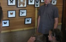 Фото 2: В рамках благодійної акції діти побували на виставці живих метеликів