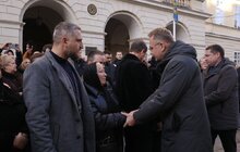 Фото 2: Похорон Степана Гіги: у Львові тисячі людей прощалися з народним артистом