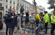 Фото 12: Мер Львова привітав учасників веломарафону «Львівська сотка. Осінь» та взяв участь у велозаїзді
