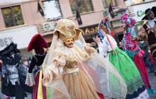 Фото 8: Карнавальною ходою у Львові розпочався «Золотий Лев на вулиці – 2017»
