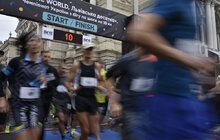 Фото 1: Стартував чемпіонат України з бігу по шосе «Run the world. Львівська десятка»
