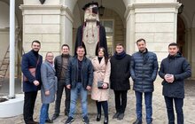 Фото 4: З нагоди Дня студента у Львові міських левів одягнули у мантії та маски