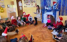 Фото 9: Сьогодні тисячі дітей в школах, садочках і лікарнях Львова читали різдвяні казки