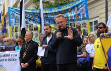Фото 4: «Місце надії»: на площі Ринок встановили крісло, яке чекає свого Героя