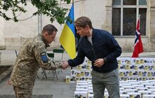 Фото 4: Норвезька організація Fritt Ukraina передала військовим у Львові 200 дронів